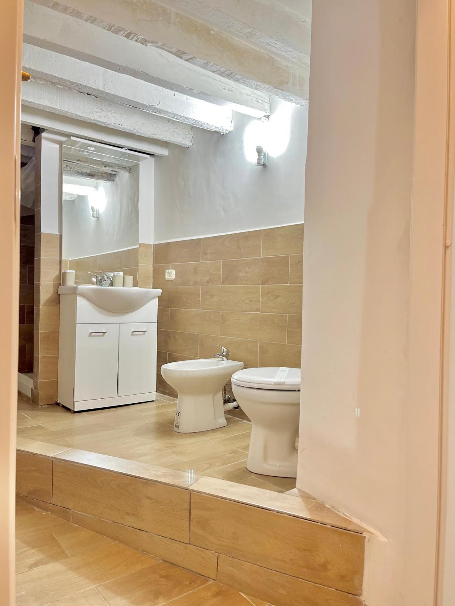 Genova Centro Affittacamere- Bagno In Comune 外观 照片